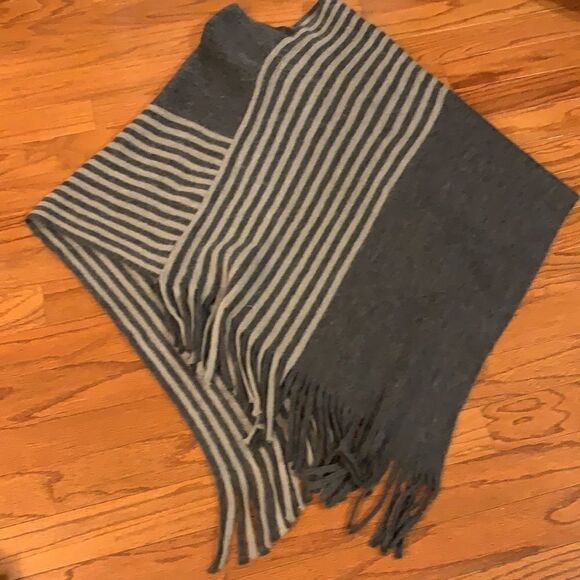 OSFA sweater kimono/poncho gray & white - Picture 1 of 8